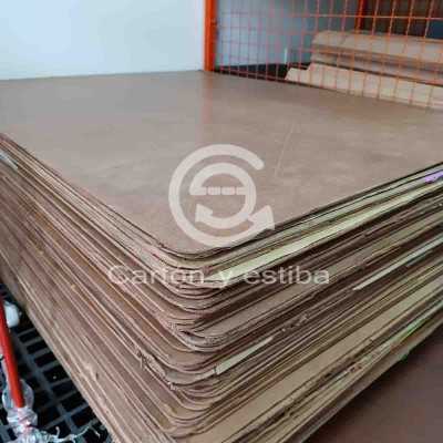 Lamina de madeflex 142 x 112 cm x 3.2 mm